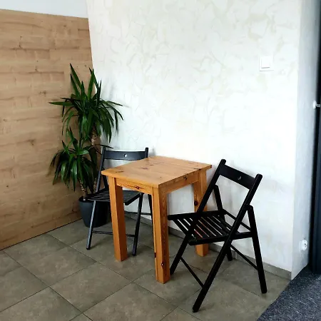 Boomeranghouse Motel *